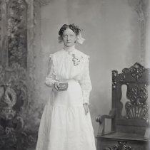 Olga Wichelman, confirmation, 1911