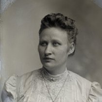 Lizzie Zierke, 1910