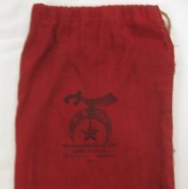 Red cloth carrying bag