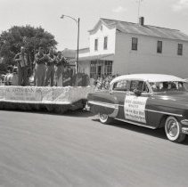 Al Artmann parade float and Black Chevrolet, Winsted, MN