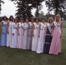 1979 Hutch Water Carnival/candidates w/1978 Royalty