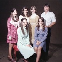 Linda, Sandy, Lucy, Lisa, Karen, and Darrell Tharp