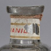 Partial label left at the neck of the extract bottle