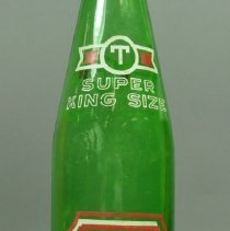 Lettering on Ginger Ale Bottle - "Taylor's Dry Ginger Ale"