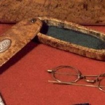 Telford's Spectacles Case & eyeglasses (c. 2000)