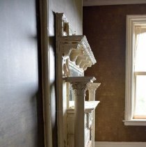 Mantel from right side