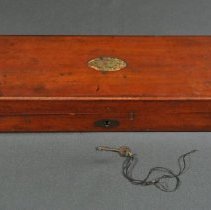 Front and top view, closed and key