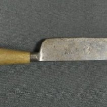 Close up top side view of (b)