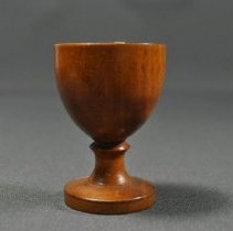 Front view of eggcup (f)