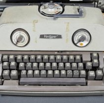 Typewriter - Front (Details)