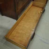 Drawer (b), interior