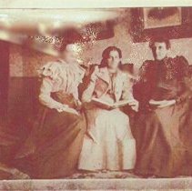 Theresa, Caroline (Klein), Emma Steimel