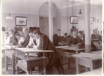 Konstruktionsstuen i Sølvgade. Lütken 4. fra højre