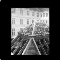 Tagkonstruktion over Paladshotellets marmorhave