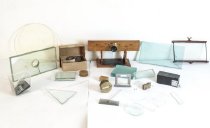 I papkasse bagerst til venstre