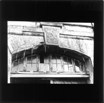 Drypsten under portbue