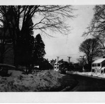 Main Street with old post office and New Castle Congregational Church /
