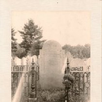Photo of Col. John Robinson's grave, by Charles Chamberlain,