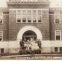 WA 1917 photo of building and students