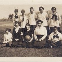 WA girls basketball team June 1915