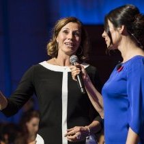 MC Tara Sloane speaking with HoF Catriona Le May Doan onstage at 2017 cerem