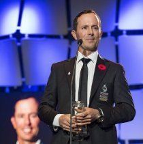 Inductee Mike Weir onstage at 2017 induction ceremony