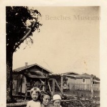 Helen Cooper Floyd, Edith Singleton, Martin Cooper