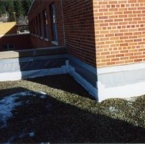 Roof top with moisture barrier