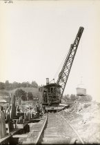 At Hinckley. Travelling Crane or Steamshovel used on pipeline. No.4.