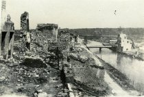 118: Aire river and ruins of Varennes.