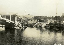 184: Bridge over Marne at Chateau Thierry, blown up by American engineers.