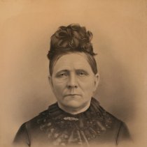 Mrs. John Cameron, charcoal-enhanced portrati photograph