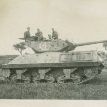 Tank crew on tank