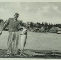 30 lb. Lake Trout caught at Tobermory Ont., Canada, postcard front