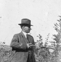 A992.020.001 Page 09l Roy Eidt Photo Album