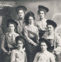 Wiarton Ladies Hockey Team, 1901