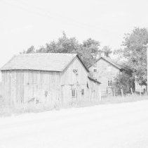 K-65-13-05 - Frame barn, Brant Township, Con. 11, Lot 7