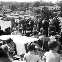 K67-26-05 Ceremony unveiling Duke of Edinburgh Award hikers' names on cairn