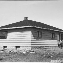 K-60-02-16 Walter Hastie's new house, next to log house, Sullivan Township