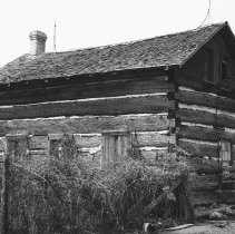 K-60-02-20 Log house, Lot 10, Con. IX, Brant Township