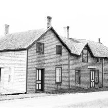 K-60-02-30 House by side of road, Howdenvale, Albemarle Township