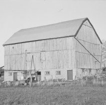 K-66-19-02 Barn belonging to Bill Fox on Lot 9, Con. XIII, Eastnor Twp.