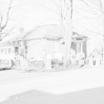 K-80-24-19 Auction sale at Charles Janke House, North Hill, Chesley