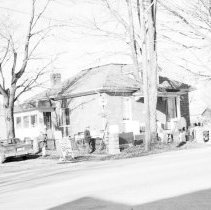 K-80-24-21 Auction sale at Charles Janke House, North Hill, Chesley