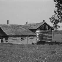 K-68-17-14 Log House on Lot 25, Con. VI, Arran Township, June 4, 1968