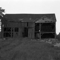 K-68-17-20 Frame Barn on Lot 7, Con. III, Sydenham Township, June 5, 1968