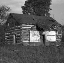 K-68-17-22 Log House on Lot 7, Con. III, Sydenham Township, June 5, 1968