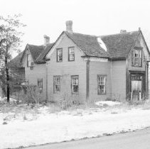 K-72-14-13 Former home of operator of Tannery at Tiverton, Tiverton, ON