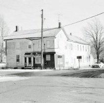 K-72-14-29 Former hotel on north-east corner at Tiverton, ON