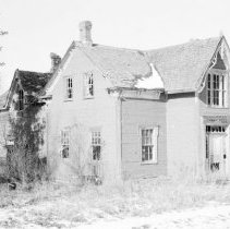 K-72-14-31 Frame house of former Tannery owner at Tiverton, ON